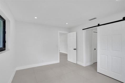 518 Linnet Circle Delray Beach FL 33444
