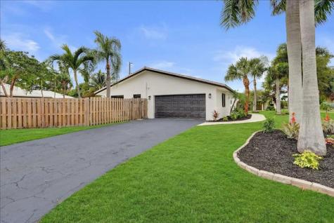 518 Linnet Circle Delray Beach FL 33444