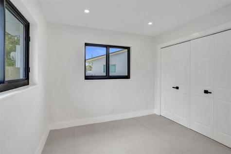 518 Linnet Circle Delray Beach FL 33444