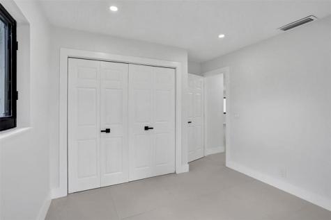 518 Linnet Circle Delray Beach FL 33444