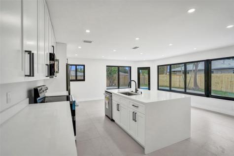 518 Linnet Circle Delray Beach FL 33444