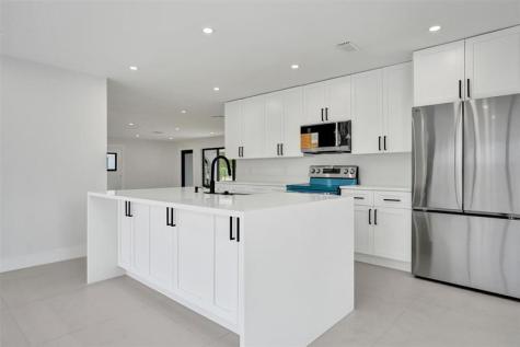 518 Linnet Circle Delray Beach FL 33444