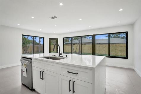 518 Linnet Circle Delray Beach FL 33444