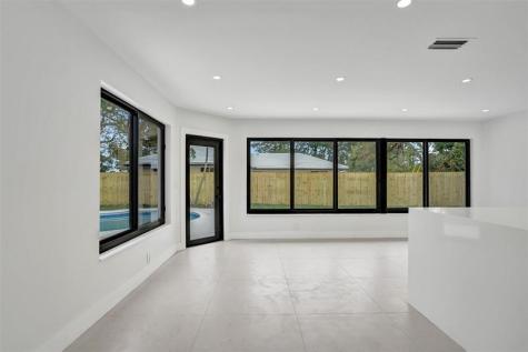 518 Linnet Circle Delray Beach FL 33444