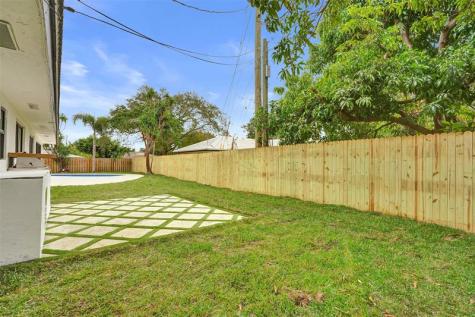 518 Linnet Circle Delray Beach FL 33444