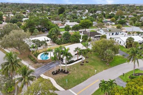 518 Linnet Circle Delray Beach FL 33444