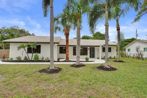 518 Linnet Circle Delray Beach FL 33444