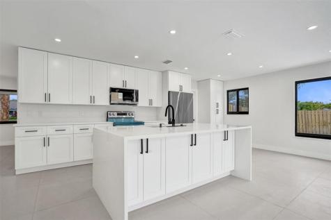 518 Linnet Circle Delray Beach FL 33444