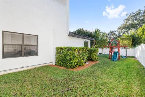 4919 Whispering Way Fort Lauderdale FL 33312