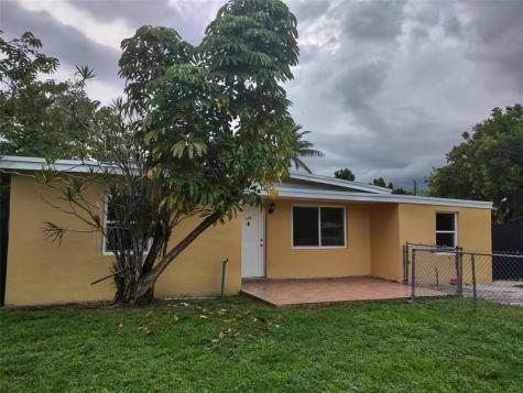 128 Miami Gardens Road West Park FL 33023