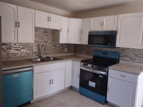 128 Miami Gardens Road West Park FL 33023