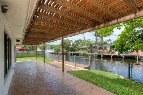 2493 Andros Lane Fort Lauderdale FL 33312