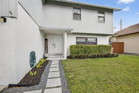 7741 NW 42nd Court Davie FL 33024