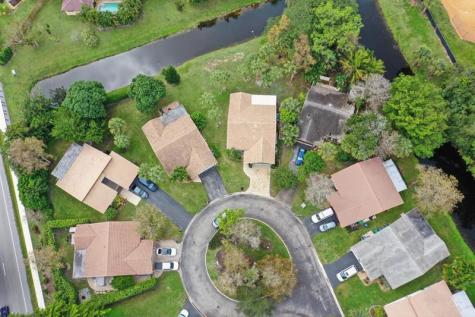 1410 Riverwood Lane Coral Springs FL 33071
