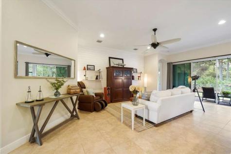 235 11TH Square Vero Beach FL 32962