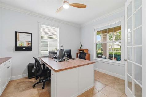 235 11TH Square Vero Beach FL 32962