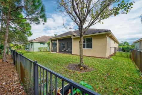 235 11TH Square Vero Beach FL 32962