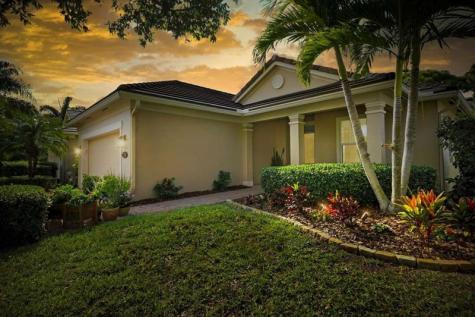 235 11TH Square Vero Beach FL 32962