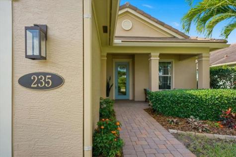 235 11TH Square Vero Beach FL 32962