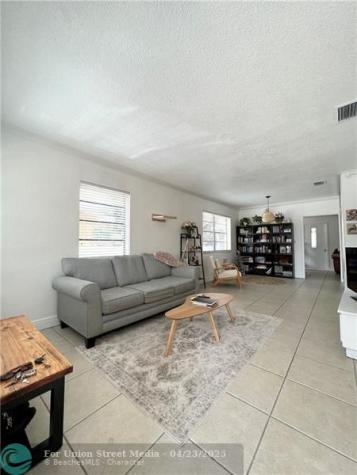 225 E 41st Street Hialeah FL 33013