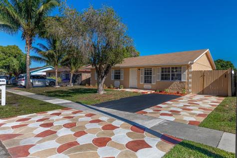 630 SW 81st Terrace North Lauderdale FL 33068