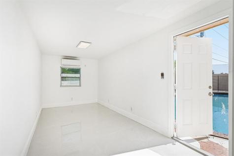 630 SW 81st Terrace North Lauderdale FL 33068