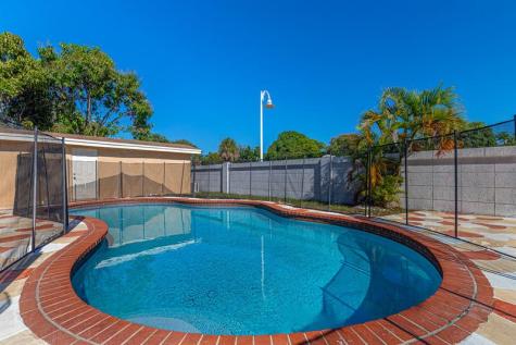 630 SW 81st Terrace North Lauderdale FL 33068