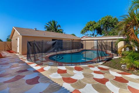 630 SW 81st Terrace North Lauderdale FL 33068