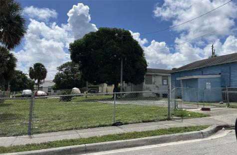 706 13TH Street West Palm Beach FL 33401