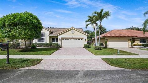 3099 Perriwinkle Circle Davie FL 33328