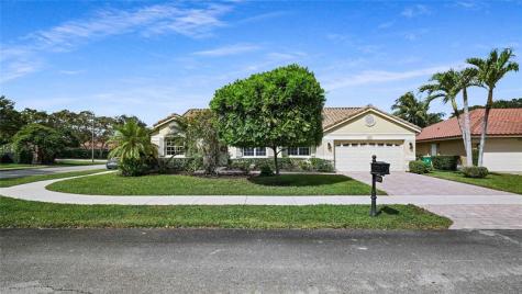 3099 Perriwinkle Circle Davie FL 33328