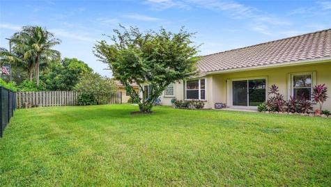 3099 Perriwinkle Circle Davie FL 33328