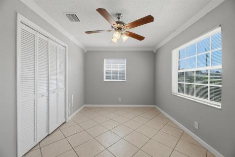 1520 SW 68th Way North Lauderdale FL 33068