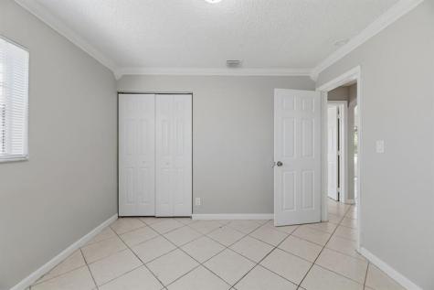 1520 SW 68th Way North Lauderdale FL 33068