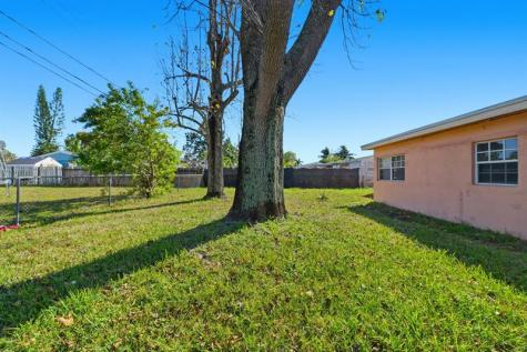 1520 SW 68th Way North Lauderdale FL 33068