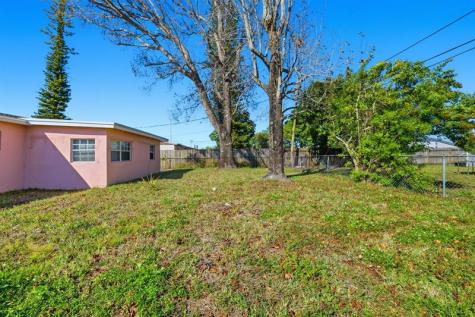 1520 SW 68th Way North Lauderdale FL 33068