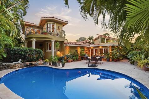 2525 NE 21st Court Fort Lauderdale FL 33305