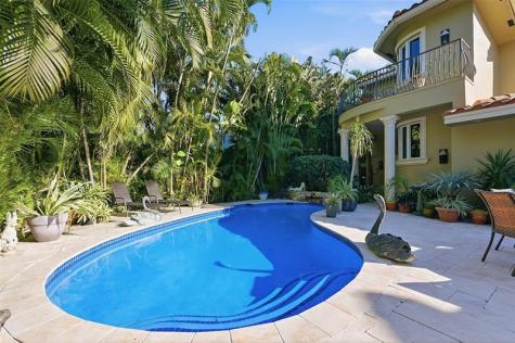 2525 NE 21st Court Fort Lauderdale FL 33305