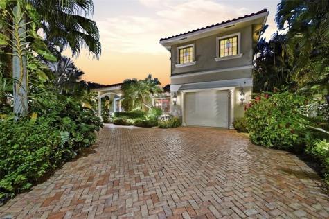 2525 NE 21st Court Fort Lauderdale FL 33305