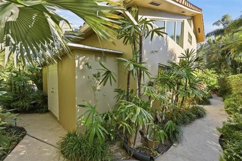 2525 NE 21st Court Fort Lauderdale FL 33305