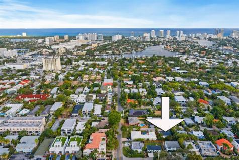 739 NE 17th Road Fort Lauderdale FL 33304