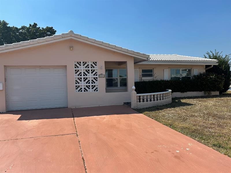 5807 NW 85th Avenue Tamarac FL 33321