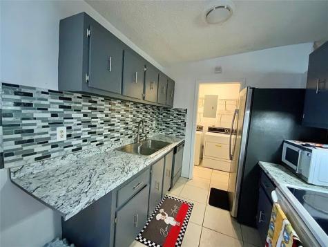 406 SW 80th Terrace North Lauderdale FL 33068