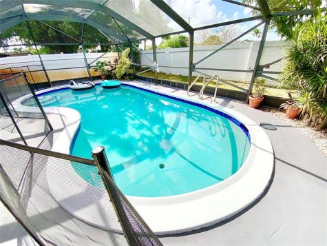 406 SW 80th Terrace North Lauderdale FL 33068