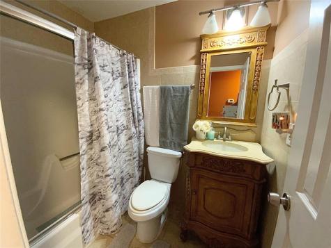 406 SW 80th Terrace North Lauderdale FL 33068