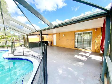 406 SW 80th Terrace North Lauderdale FL 33068