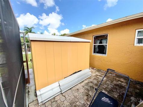406 SW 80th Terrace North Lauderdale FL 33068