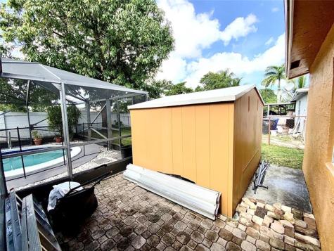 406 SW 80th Terrace North Lauderdale FL 33068