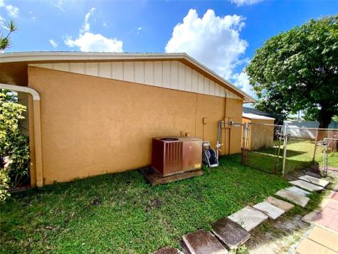 406 SW 80th Terrace North Lauderdale FL 33068