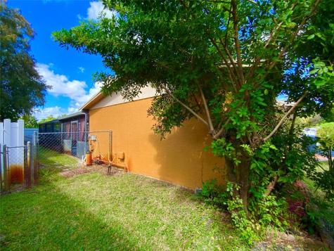 406 SW 80th Terrace North Lauderdale FL 33068